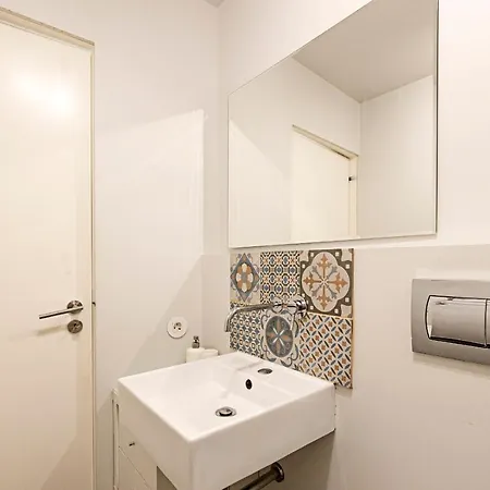 Lovelystay - Cativo Studio Downtown By Metro Station Apartment